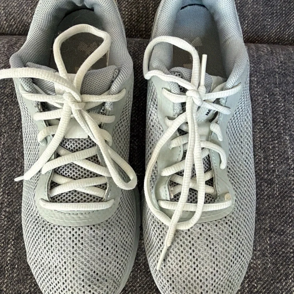 durable lightweight leisure workout Running - Under Armour 3024142-300 Sneakers - Picture 7 of 7